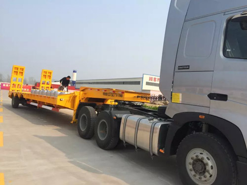 低平板半掛車(chē)